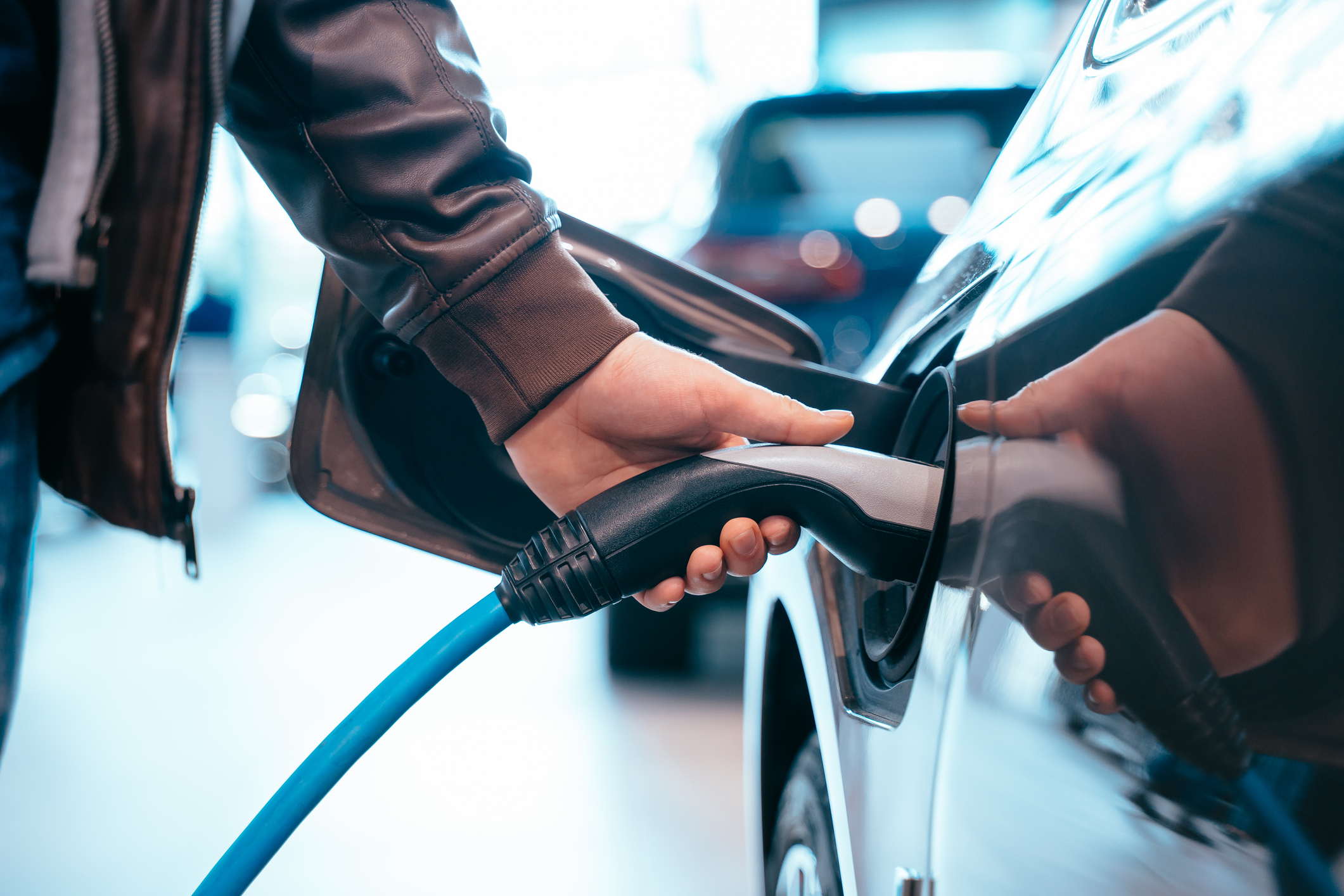 UVV-Prüfung im Autohaus anbieten: Neues Servicepotenzial für Gewerbe- und Flottenkunden